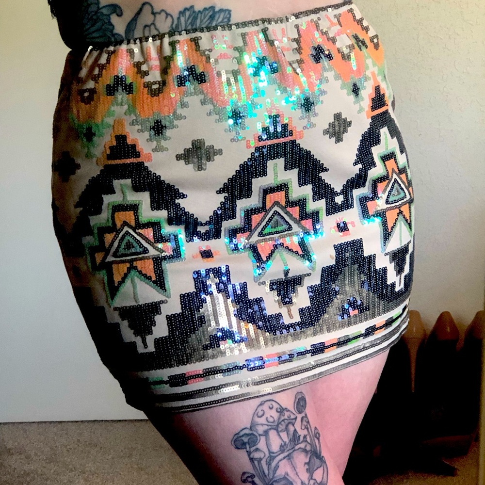 English Rose mini skirt Aztec print - Picture 1 of 5